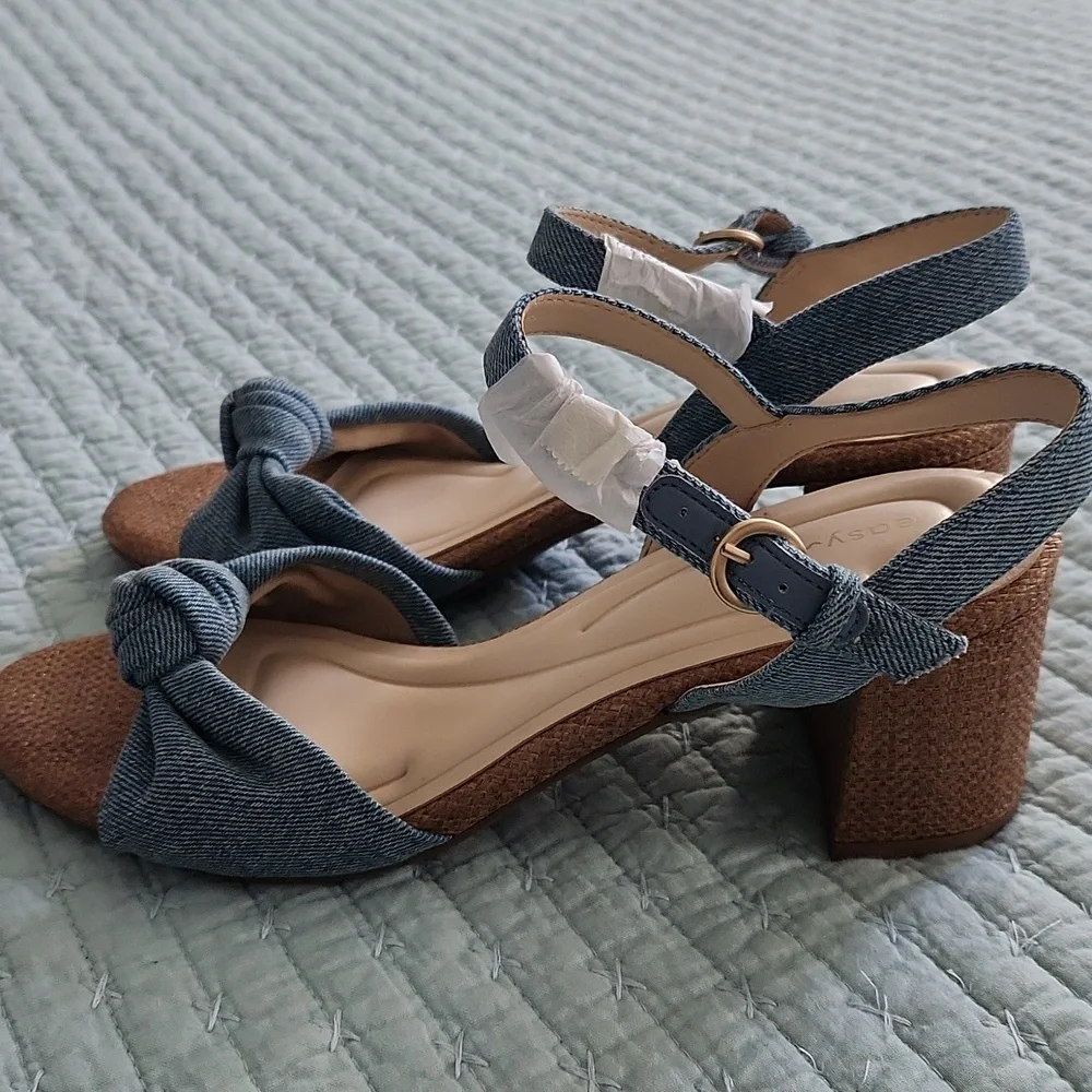 NEW Easy Spirit Denim Sandals 8.5 - Picture 2 of 8
